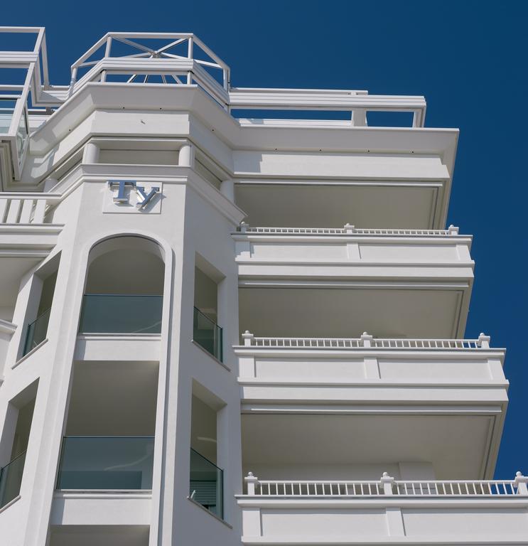 Hotel Tiffany'S Riccione Exterior photo